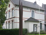Kunstwerk voor de pastorie.JPG